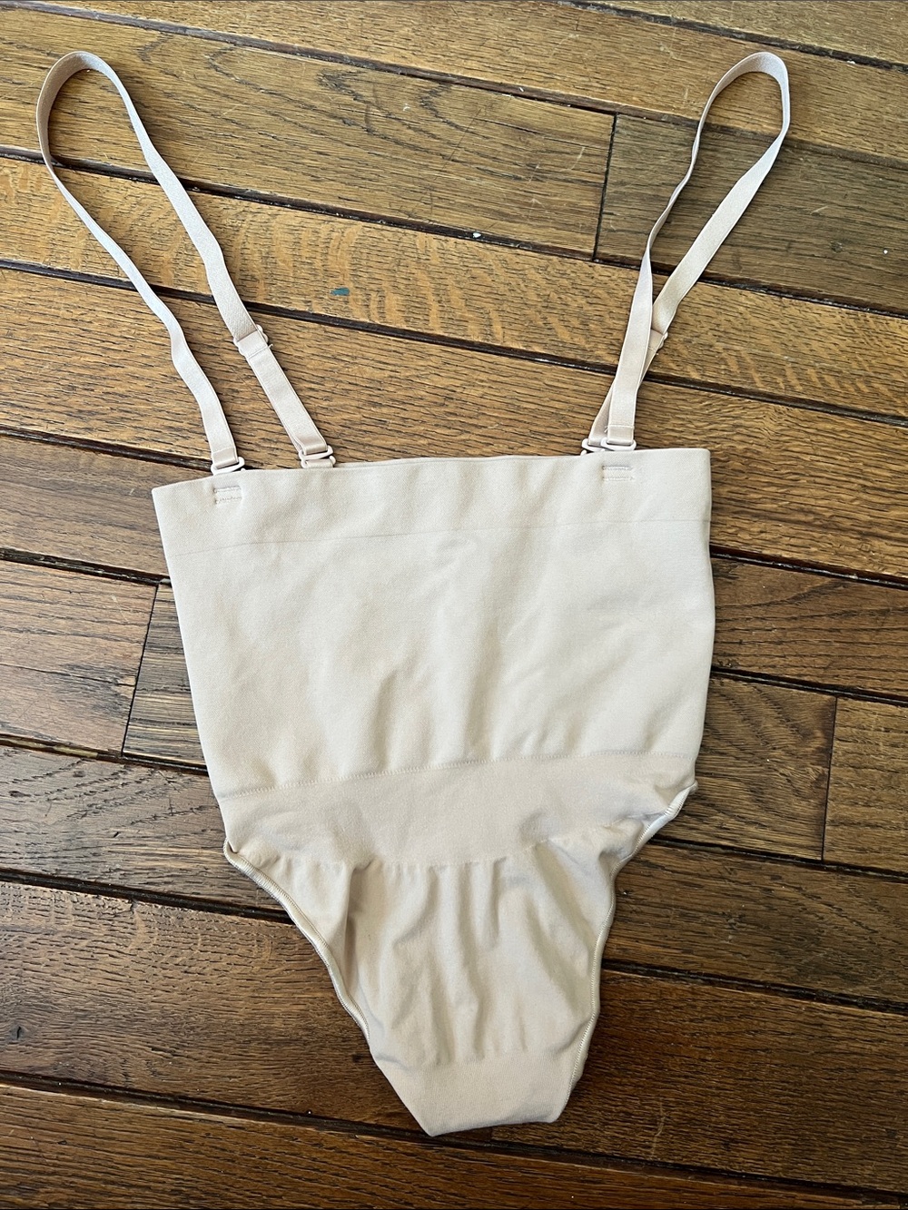 SKIMS Nude Core Control Mid Waist Thong with Straps Size Large NWOT